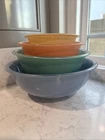 Set of 4 Pyrex Pastel Colors Nesting Mixing Bowls Clear Bottoms 322 323 325 326
