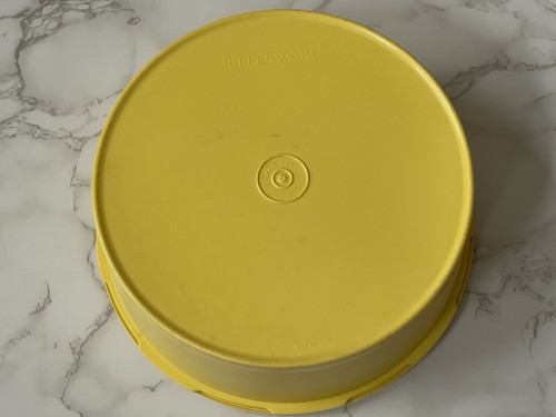 VTG Lot of 5 Tupperware Servalier Canisters Harvest Yellow w Lids 1204 1205 Used - Picture 5 of 12
