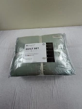 Kasentex Quilt Set King Set MSRP $70 Luxurious Velvet Mint Brand New