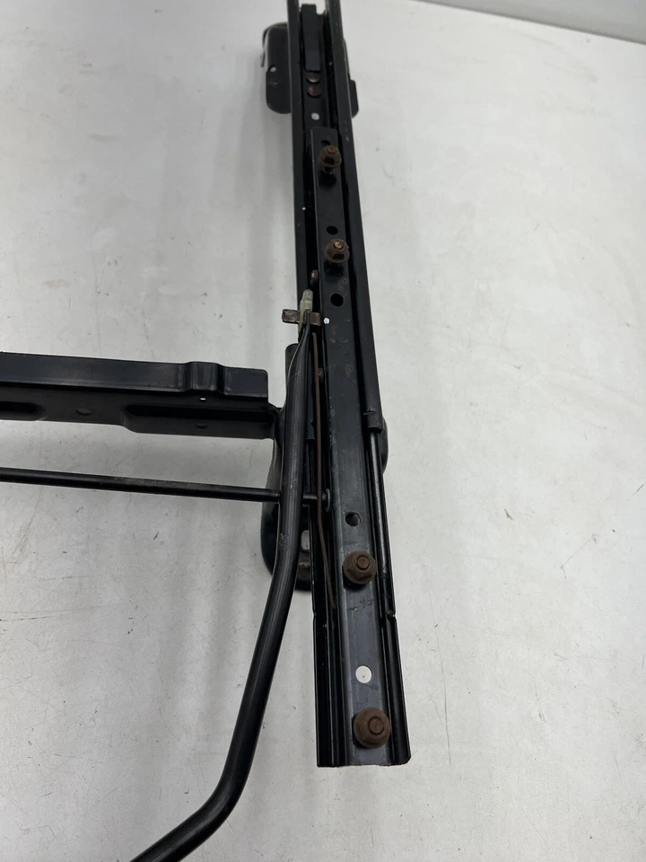 Cuadro asiento delantero derecho Nissan NV 2500 2012-2019 riel de oruga OEM. Foto 3 de 4