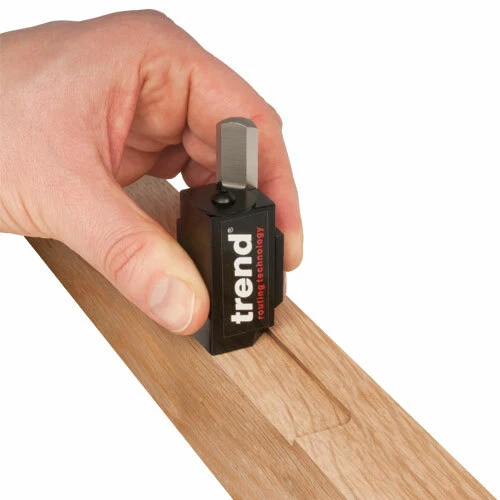 Round outlet corner chisel