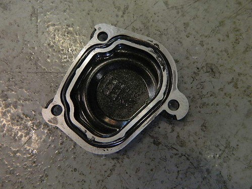 #* 04 05 06 YZFR1 YZF R1 Starter Timing Gear Crankcase Left Side Cover ** 2006 - Picture 2 of 3