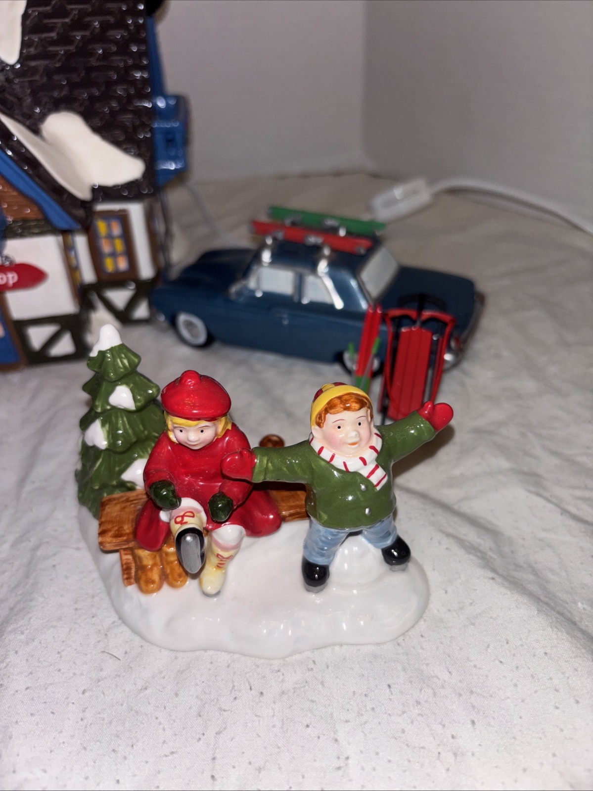 Department 56 Lot Snow Village Skate and Ski Shop 5467-4 Skaters & Skiers 54755