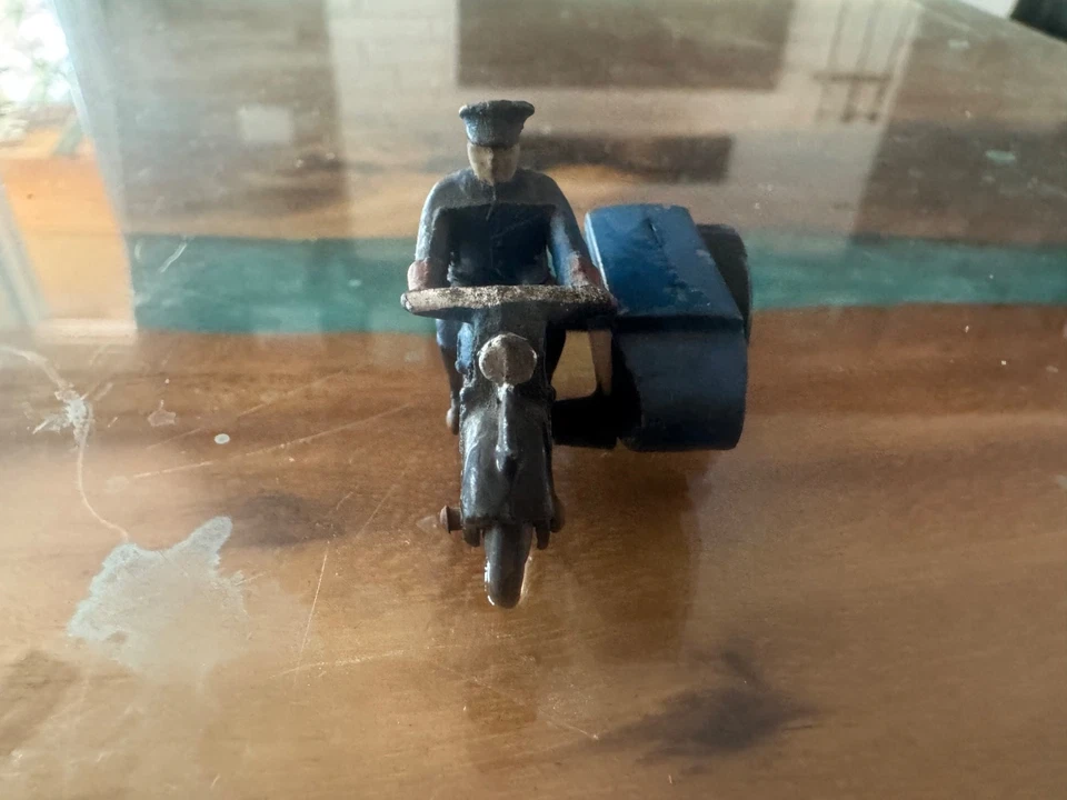 Juguete de colección Dinky Toys patrulla motocicleta policía individual hombre cueva Foto 2 de 4