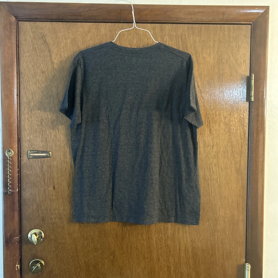 Psycho - Filme Alfred Hitchcock - Camisa Cinza - Grande - Mistura de Algodão - Imagem 3 de 4