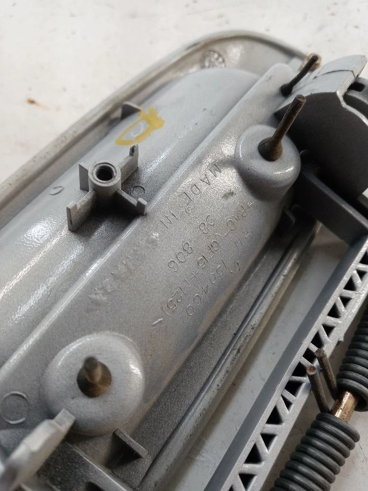 Manija de puerta derecha de pasajero Cadillac DTS 2006-2008 azul hielo probado térmico  Foto 3 de 4