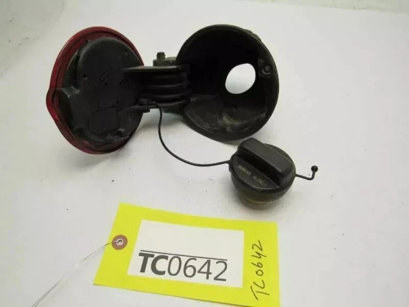 Puerta de llenado de combustible compatible con Honda 2007 2008 tapa del tanque de gasolina tapa cubierta bisagra OEM Foto 2 de 4