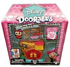 Disney Doorables Gancho’s Barco Pirata Gancho y Figura Sorpresa Juego Mezcla y Combina