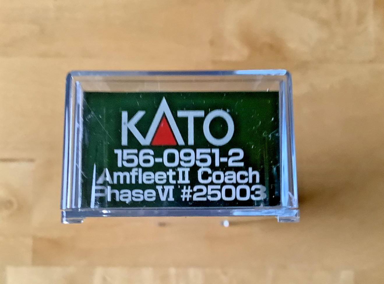 Kato 156-0951-2 N-scale lighted Amfleet II Coach Ph. VI #25003 thumbnail 13