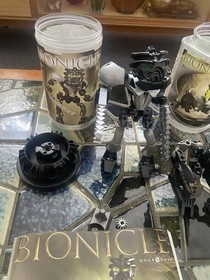 Rare 2002 Lego Bionicle Onua Nuva 8566 Set + Lego Bionicle Nuhvok Set 8561