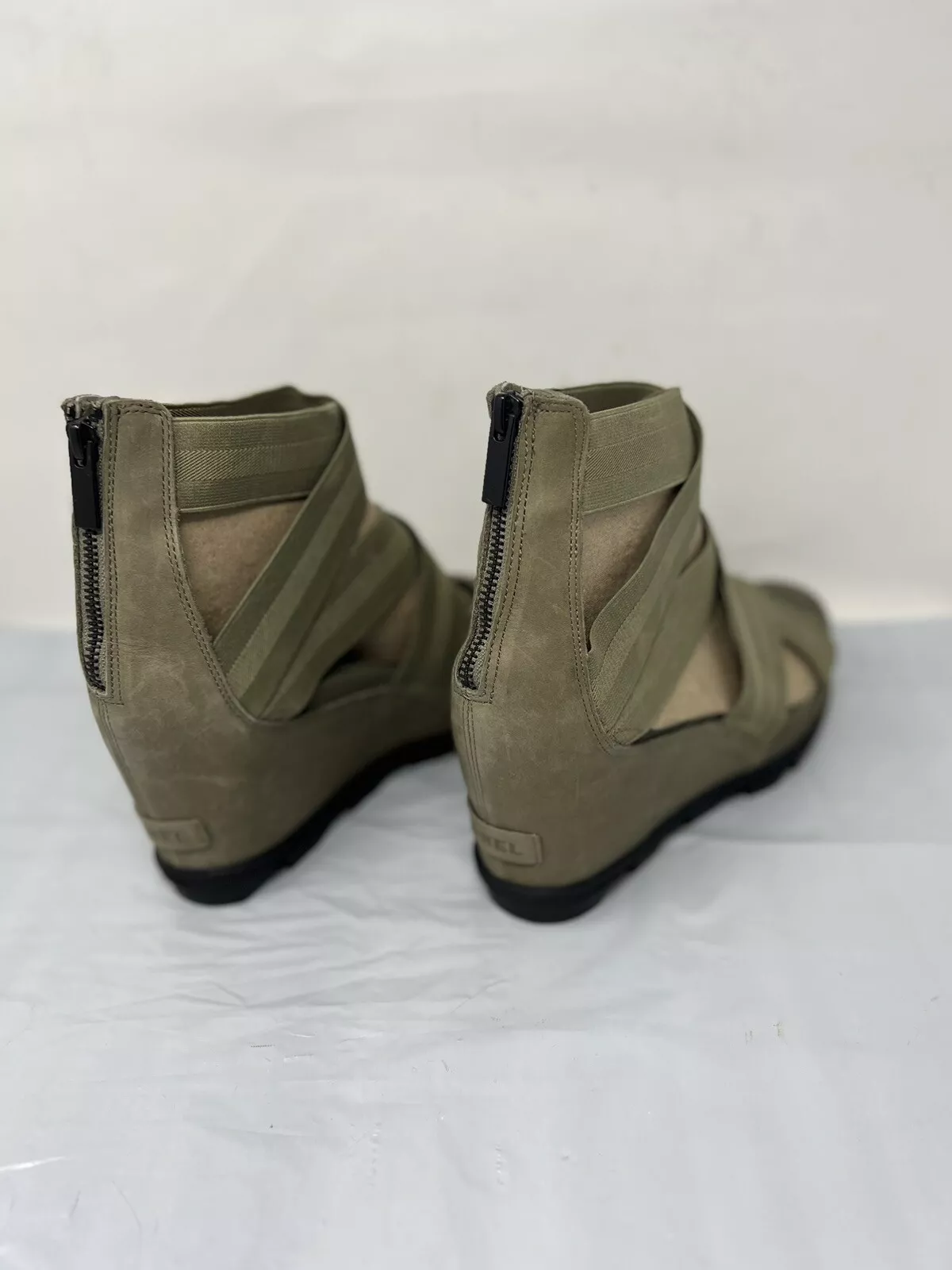 sorel joanie ii wedge strap zip back euc shoes
