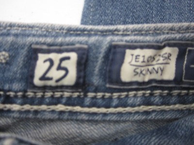 Jean Skinny Miss Me - Taille 25x31 - Bleu Délavé Brodé Et Bijoux - Occasion Très Bon état