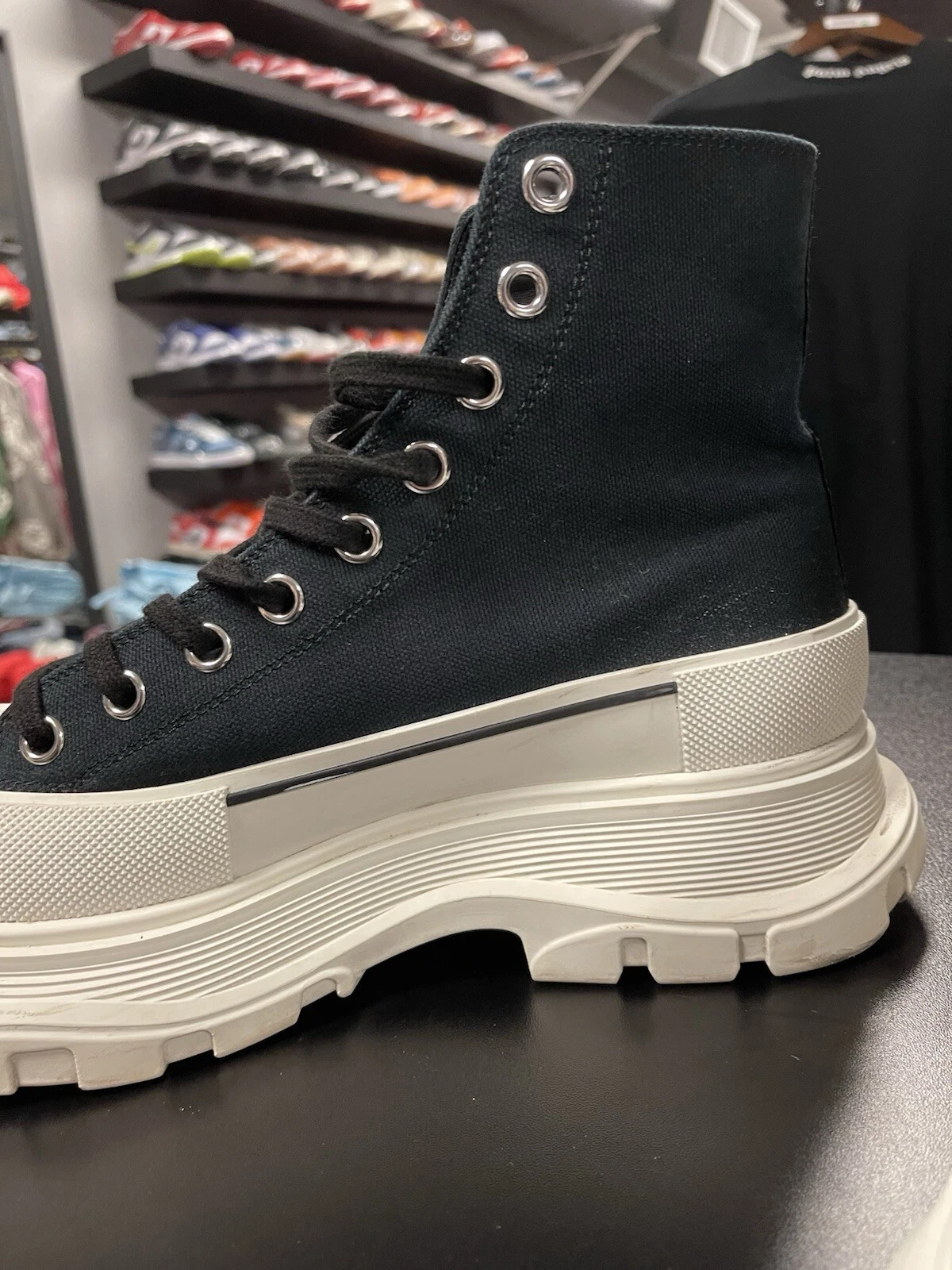 Taglia 10.5US 43.5EU Stivaletto Alexander McQueen battistrada liscio nero con ricevuta