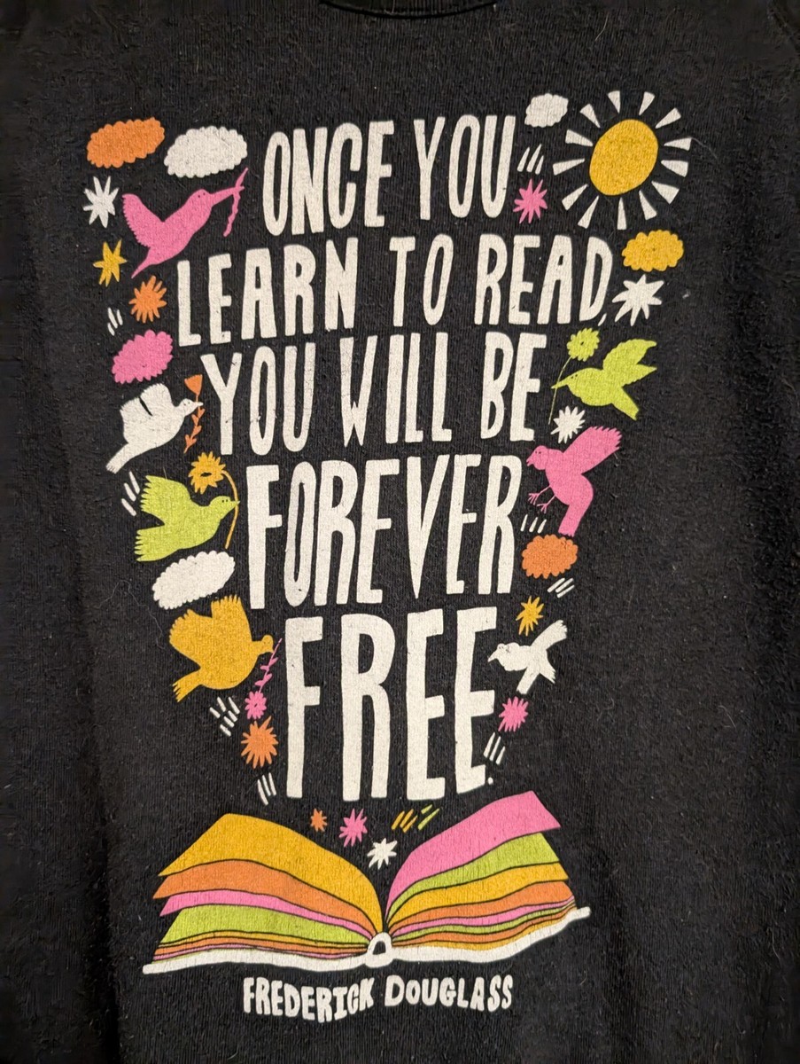 [Out of Print] Frederick Douglass / Once You Learn to Read Sweatshirt (Black) - フレデリック・ダグラス スウェット Out Of Print Co. Frederick Douglass Reading Book Sweatshirt