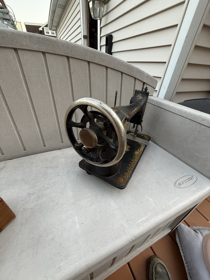 Antique 1901 Singer Model 27 Treadle Sewing Machine Head. Serial ...