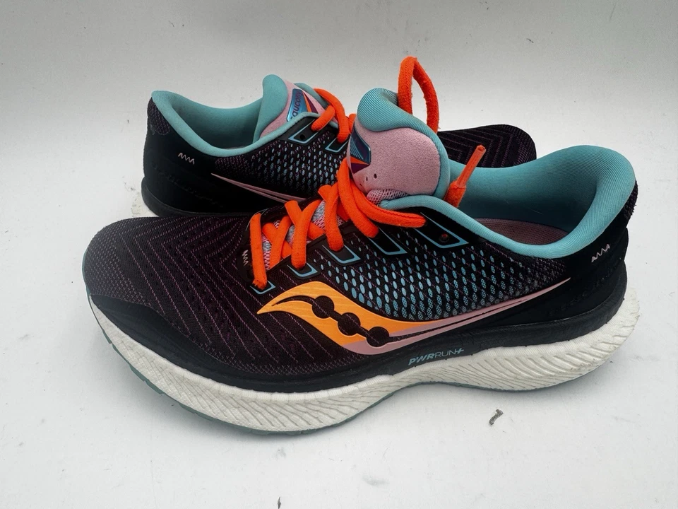 Zapatillas deportivas Saucony Triumph 18 para mujer talla 7,5 Future negras S10595-25 Foto 2 de 4