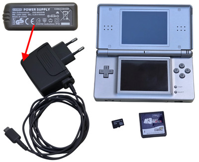 Nintendo DS Lite Silber, m3 DS Real 8GB micro SD Rumble-/ GBA-Expansion-Pack OVP