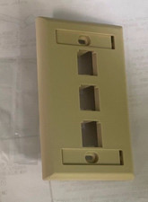 PANDUIT MINI-COM 3-PORT GANG IVORY PLATE - CLASSIC MODULE FACEPLATE - CFPL3EIY 