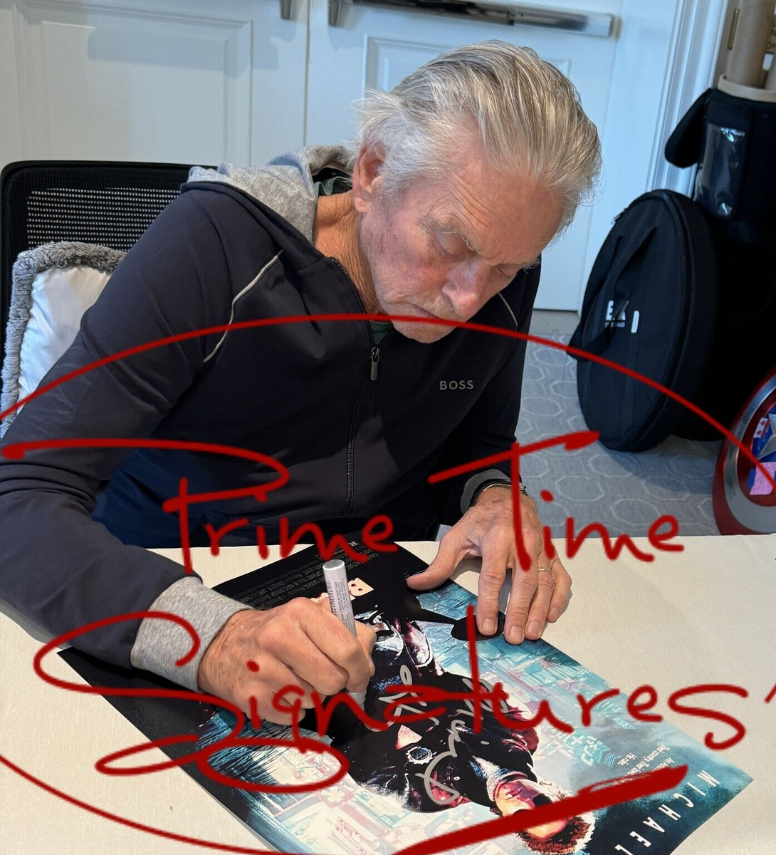 Michael Douglas サイン入りカード 25/100 s-l1200.png