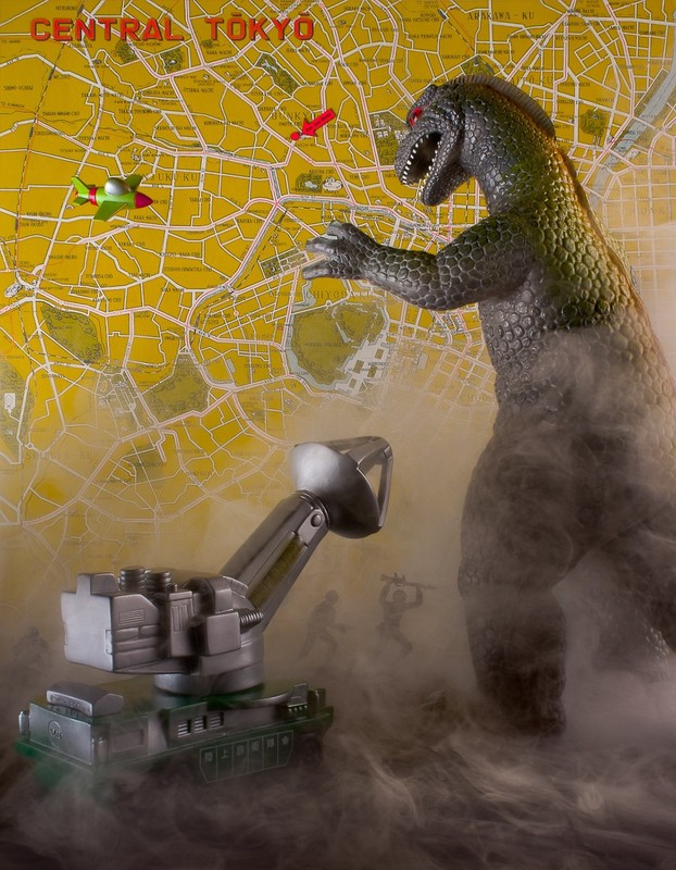 Godzilla Classic Maser Cannon Tank SAN 2000 Soft Vinyl