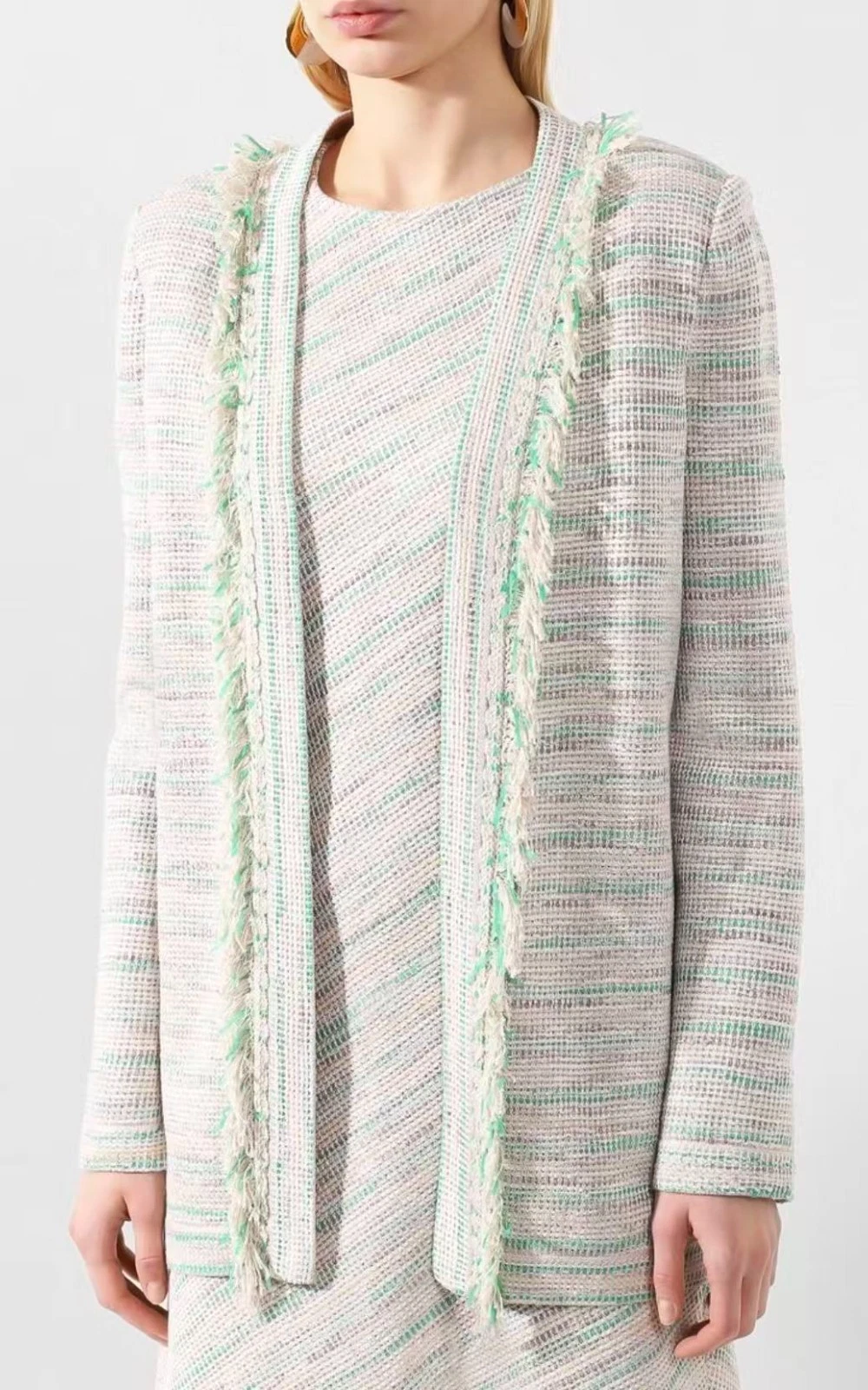 St. John Women’s Open Front Knit Jacket Blazer – Size 6 – Tweed Fringe Trim
Opens in a new window or