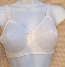 VINTAGE 1980s Playtex 18 Hour Seamless Bra, Tricot Cups, White Size 34 C- NEW