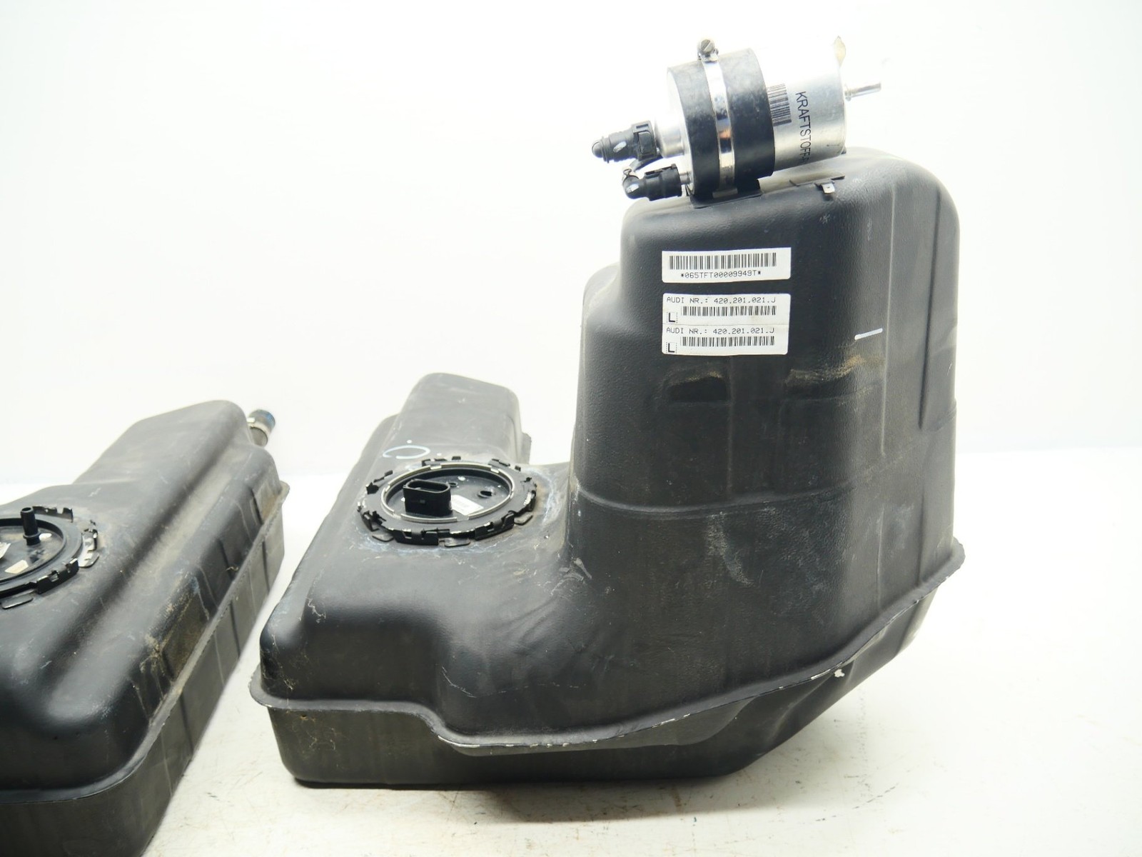 2007-2012 Audi R8 Fuel Tank Gas Reservoir Left Right Pair 420201022 OEM