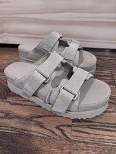 Women's Ugg Goldenstar Hi Platform Slide Sandals Size 10 Sand Color