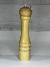 Vintage Chef Specialties Wooden Pepper Mill Salt Shaker Natural Wood D