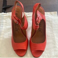 Women  s size 38 7.5-us Lanvin Sandal with heel. Color-Red Rouge  Paris  85