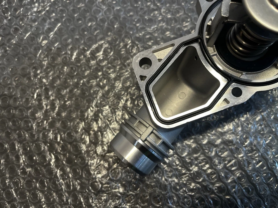 BMW E46 E39 E53 E83 Z3 Z4 323i 325i 330i 530i Aluminium Thermostat 11531437 - Image 4 of 4