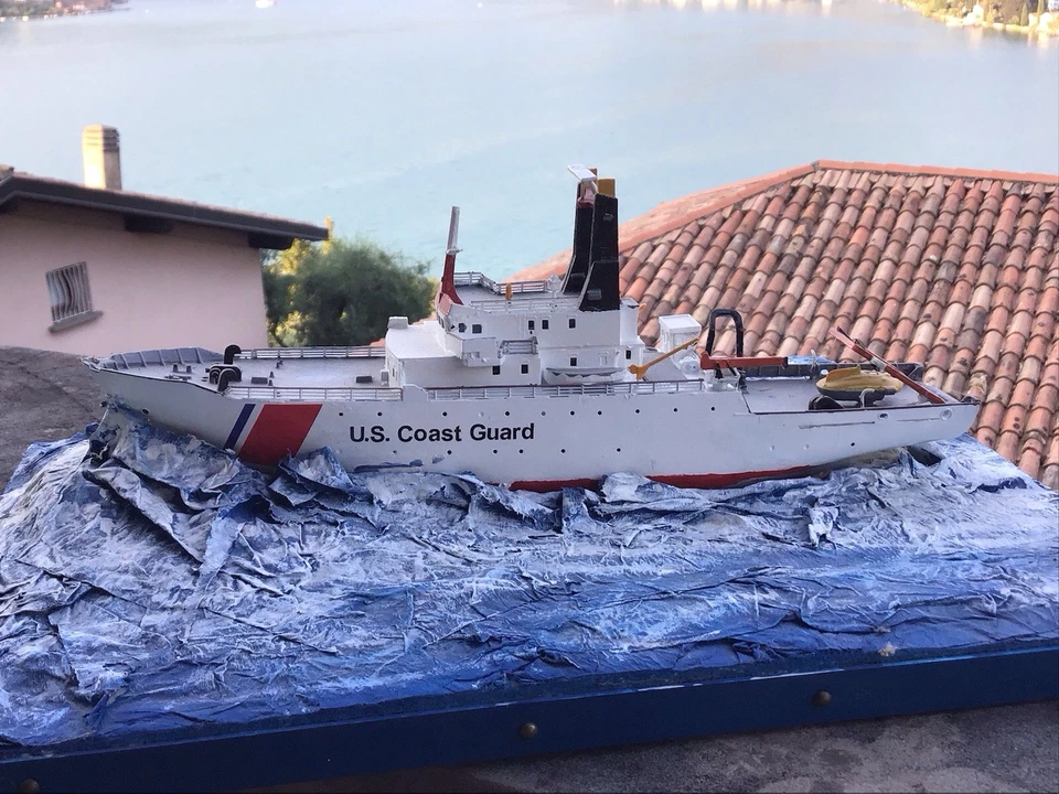 Diorama Nave Guardia Costiera USA con mare in tempesta scala 1/400 - Immagine 4 di 4