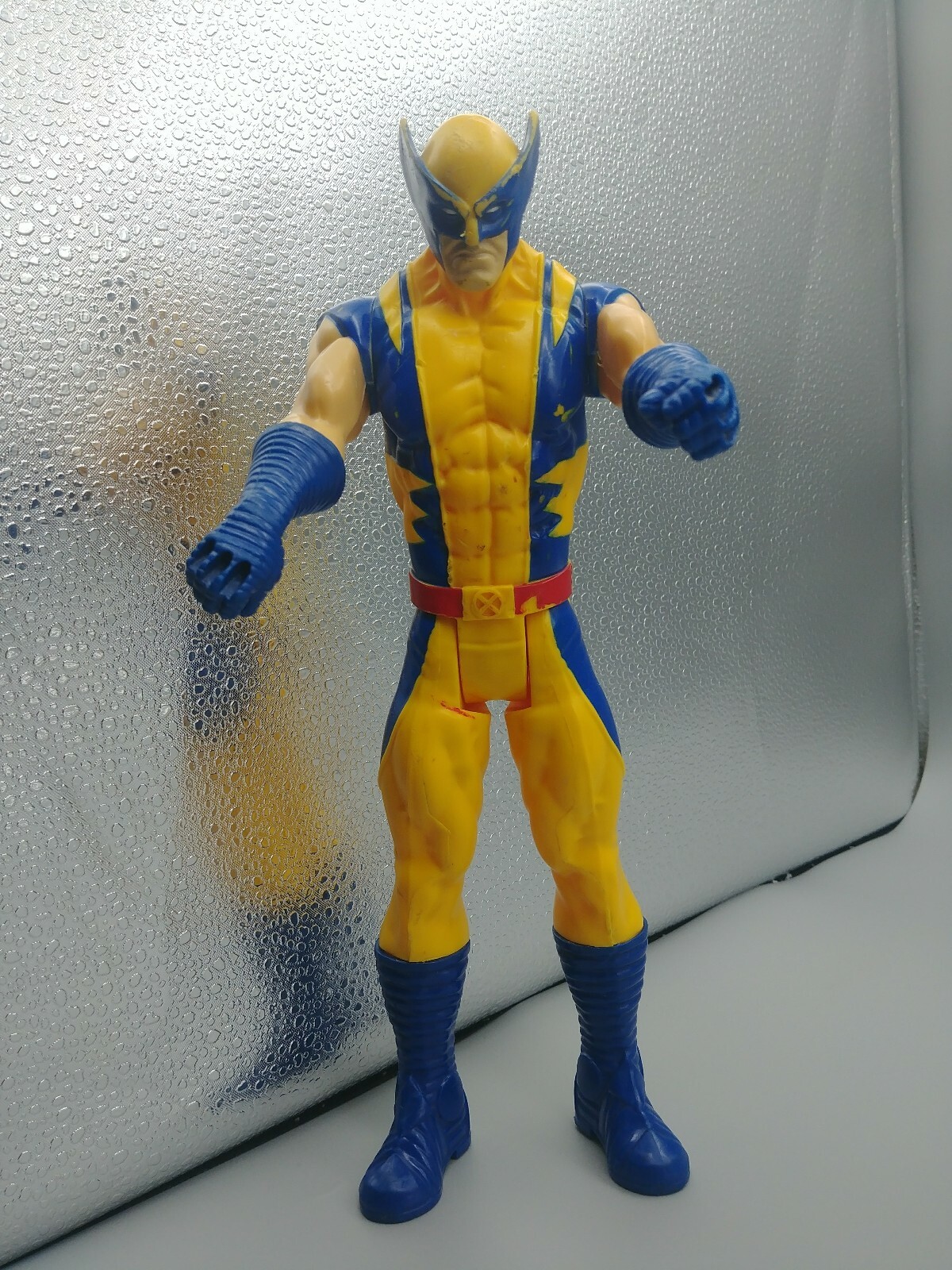 wolverine titan hero