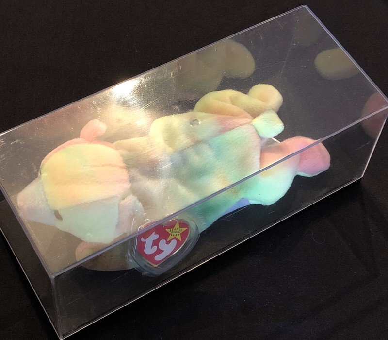 1999 BEANIE BABY BEAR 1999 SAMMY TY DYED BEAR /TAG W/ACRYLIC DISPLAY CASE