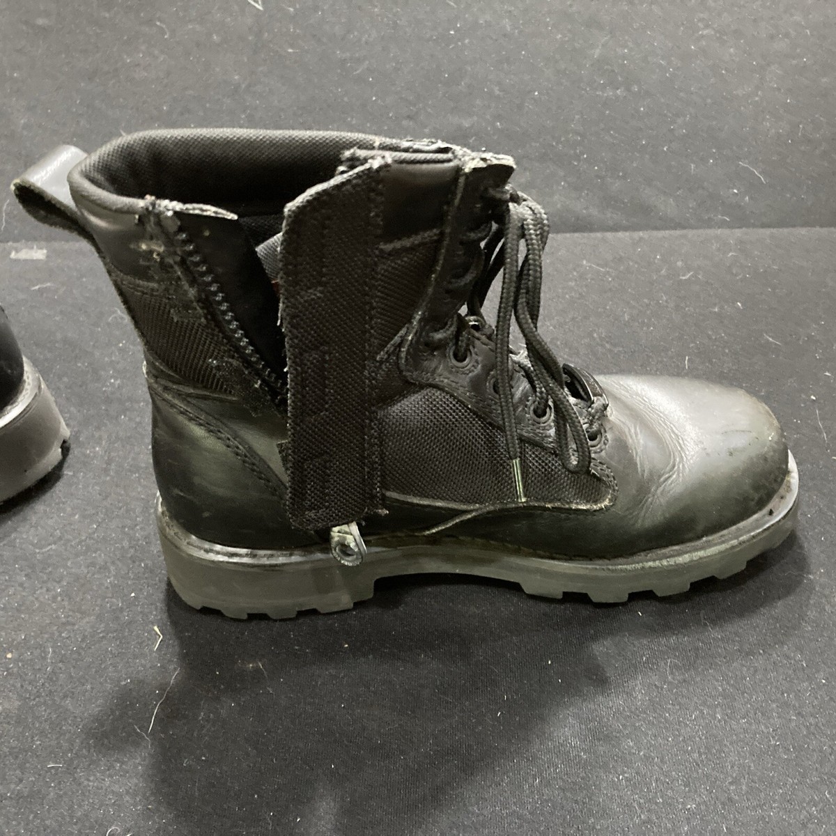 Harley Davidson boots Men's size 7.5 Style 84094. Front Zip