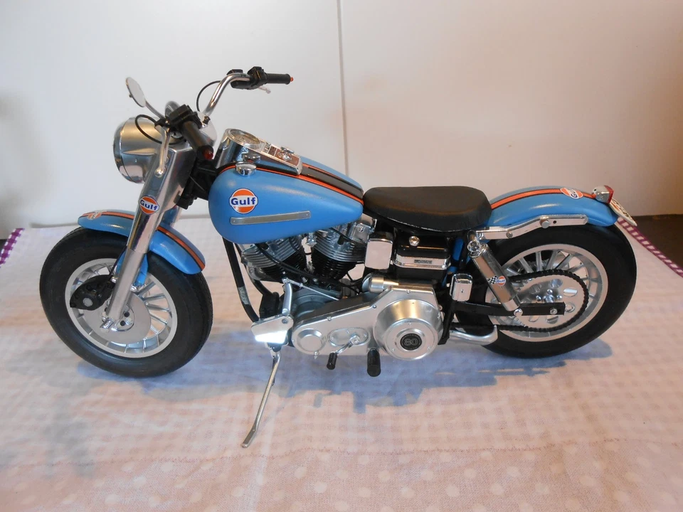 " Harley Davidson FHL Classic AMF Bobber Gulf Umbau " Tamiya 1:6 Unikat - Bild 4 von 4