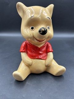 Vintage Winnie The Pooh Ceramic Figurine Disney Collectible. ML