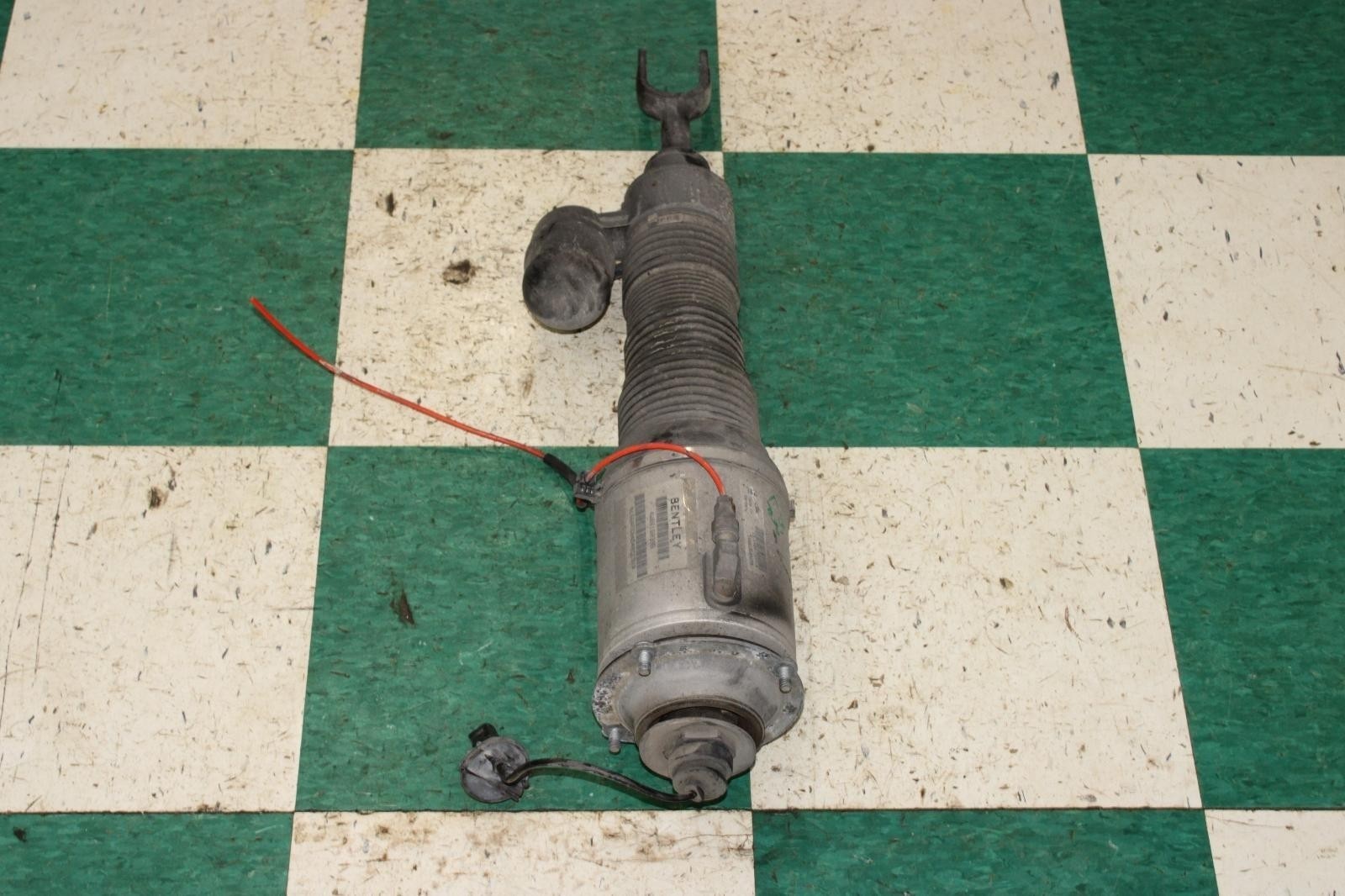 Bentley Flying Spur 2013-2018 Left Air suspension strut