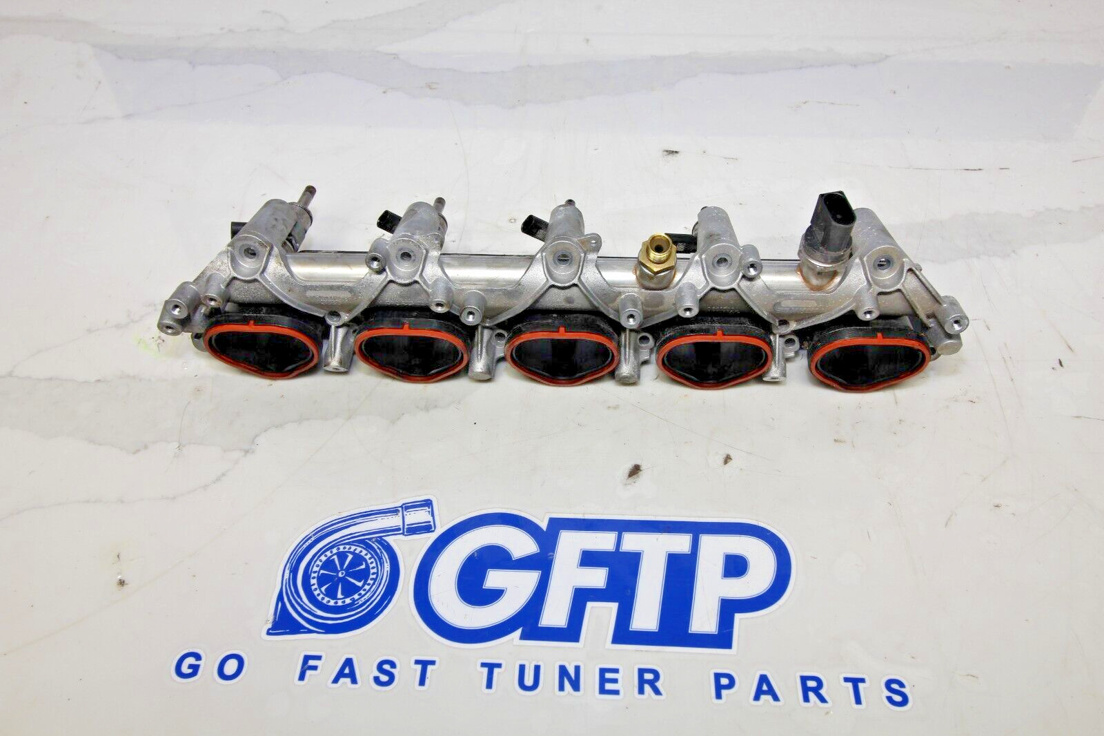 18-21 AUDI R8 OEM V10 5.2L LOWER INTAKE RUNNER PLENUM W/ FUEL RAIL AND INJECTORS