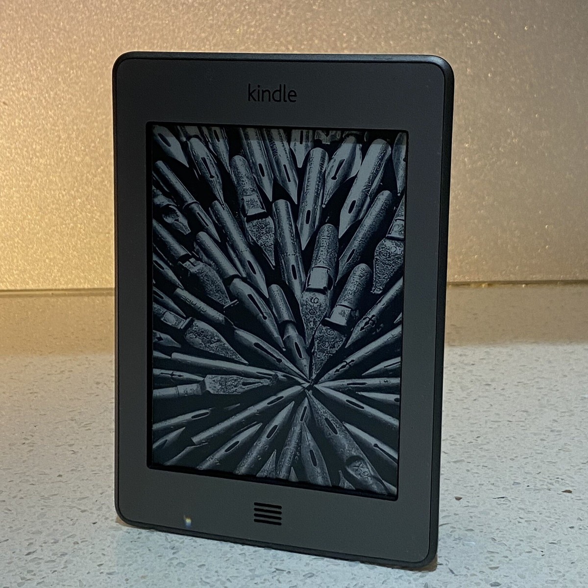 A*h様 Amazon Kindle 8GB タッチスクリーン Kindle Paperwhite Signature Edition auto-adjusting front