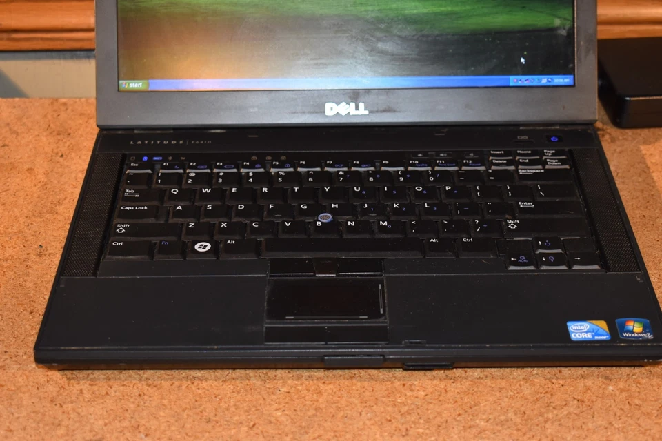 Dell Latitude E6410 Intel Core i7-640M 4GB RAM 320GB HDD Windows XP Pro 32 bits Foto 3 de 4