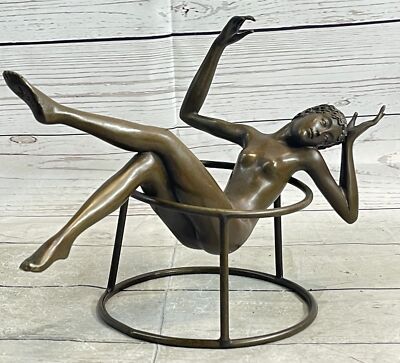 Sexy Hautfarben Buchse Realistisch Sun Baden Strand Messingskulptur Kunst Statue