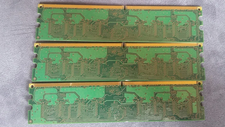 3 X SAMSUNG RAM 1GB (3 x 1GB) 1Rx8 PC2-6400U RAM M378T2863EHS-CF7 Memory DIMM - Image 2 of 3