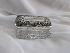 ANTIQUE GERMAN SILVER REPOUSSE LIDDED DRESSING TABLE PRESSED GLASS BOX