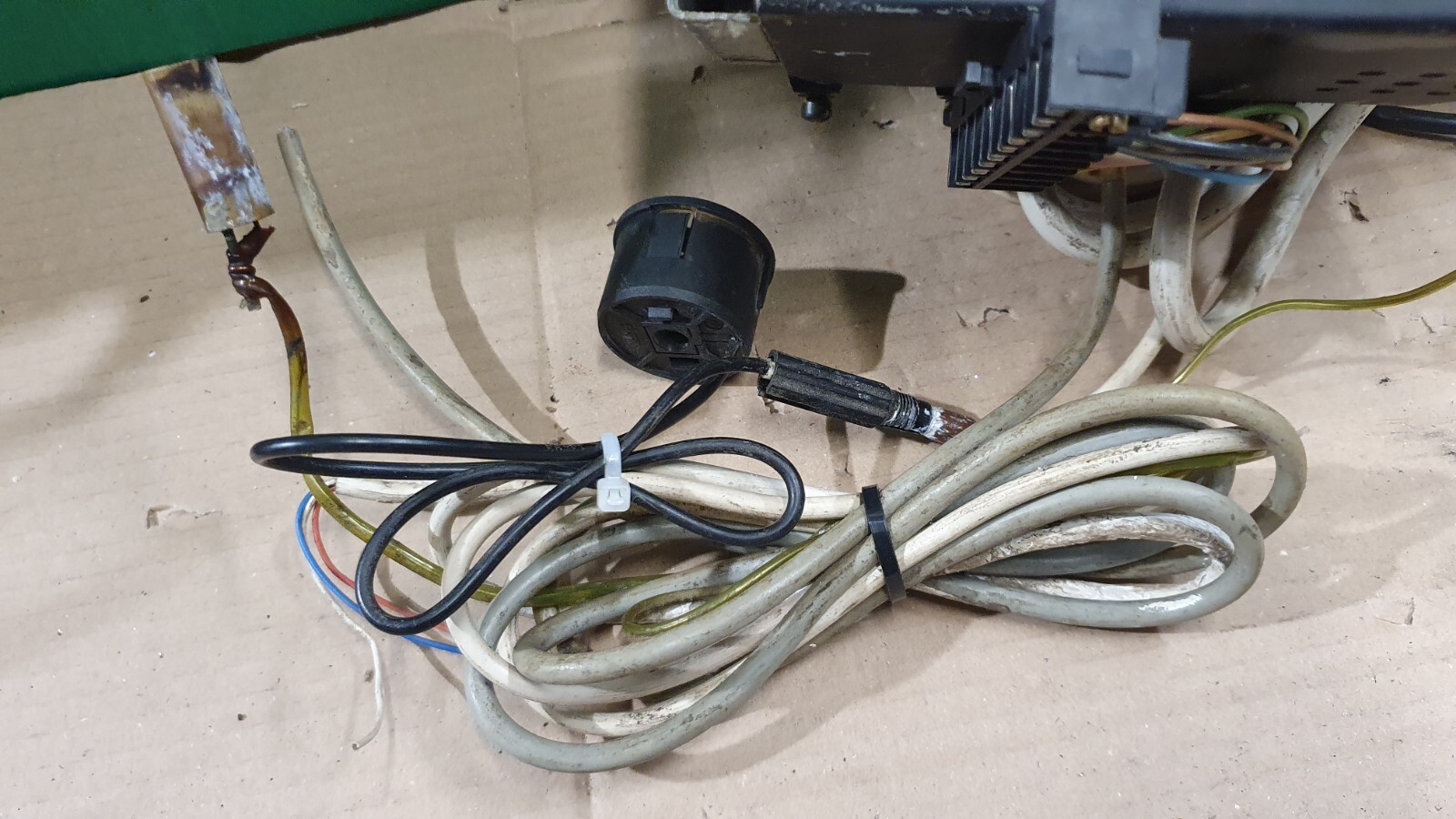 Junkers Steuerung 8 719 900 093 mit Allen Kabelstecker 8719900093 