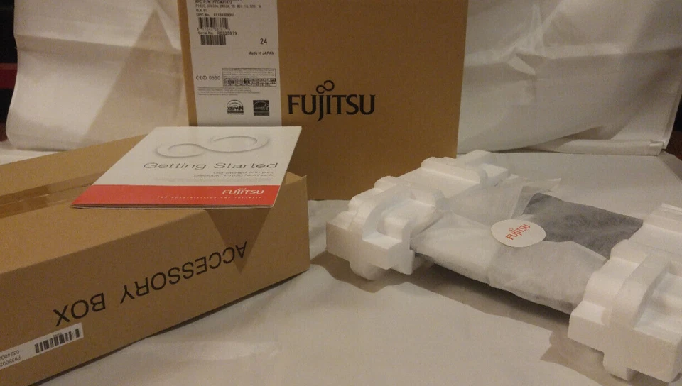 New Old Stock Vintage Fujitsu Lifebook P1630 UMPC Laptop Retro Computer - Image 4 of 4