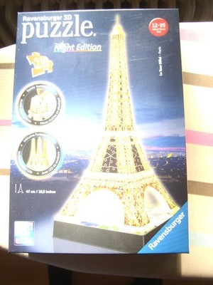 Ravensburger Eiffelturm 3D Puzzle Night Edition 216 Teile,4 Füße da, gebraucht