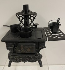 Vintage CRESCENT Miniature Toy CAST IRON Stove Salesman Sample with Accessories
