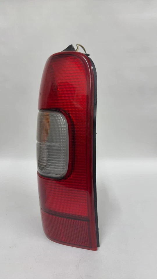 Conjunto de luz trasera derecha Oldsmobile Silhouette 1997-2004 10432600 Foto 2 de 4