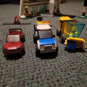 Lego City Service Station 60132 incomplete Read